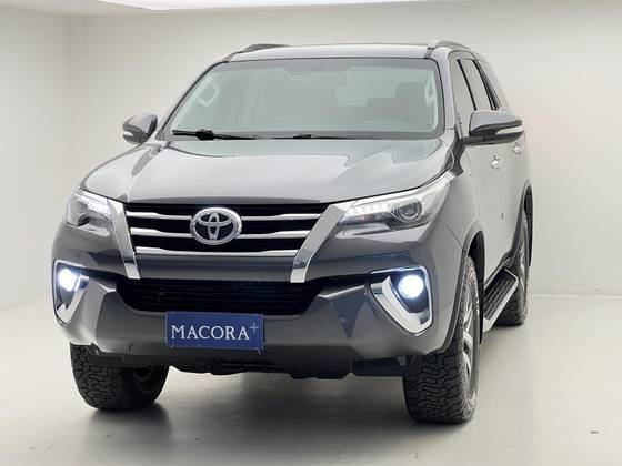 TOYOTA HILUX SW4 2.8 SRX 4X4 16V TURBO INTERCOOLER DIESEL 4P AUTOMÁTICO